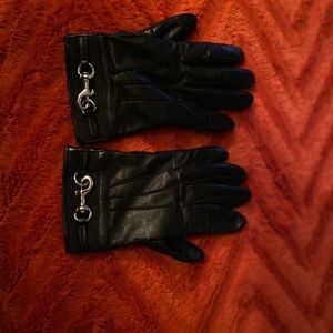 Black leather women’s small gloves